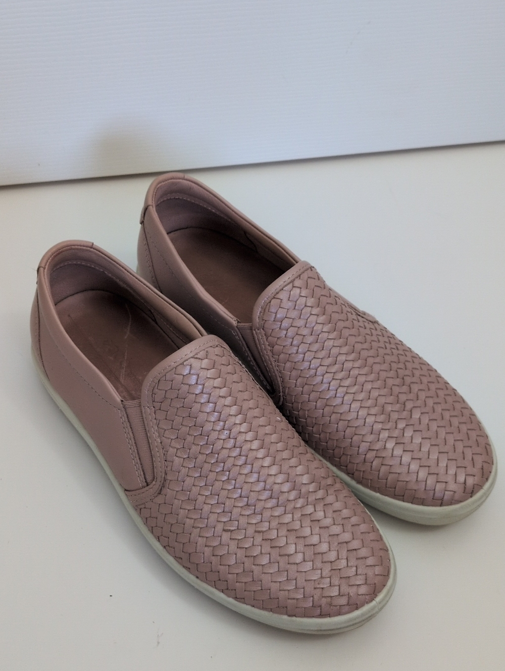 Ecco Soft 7 Woven Slip On Sneaker - Pink - 8-8.5